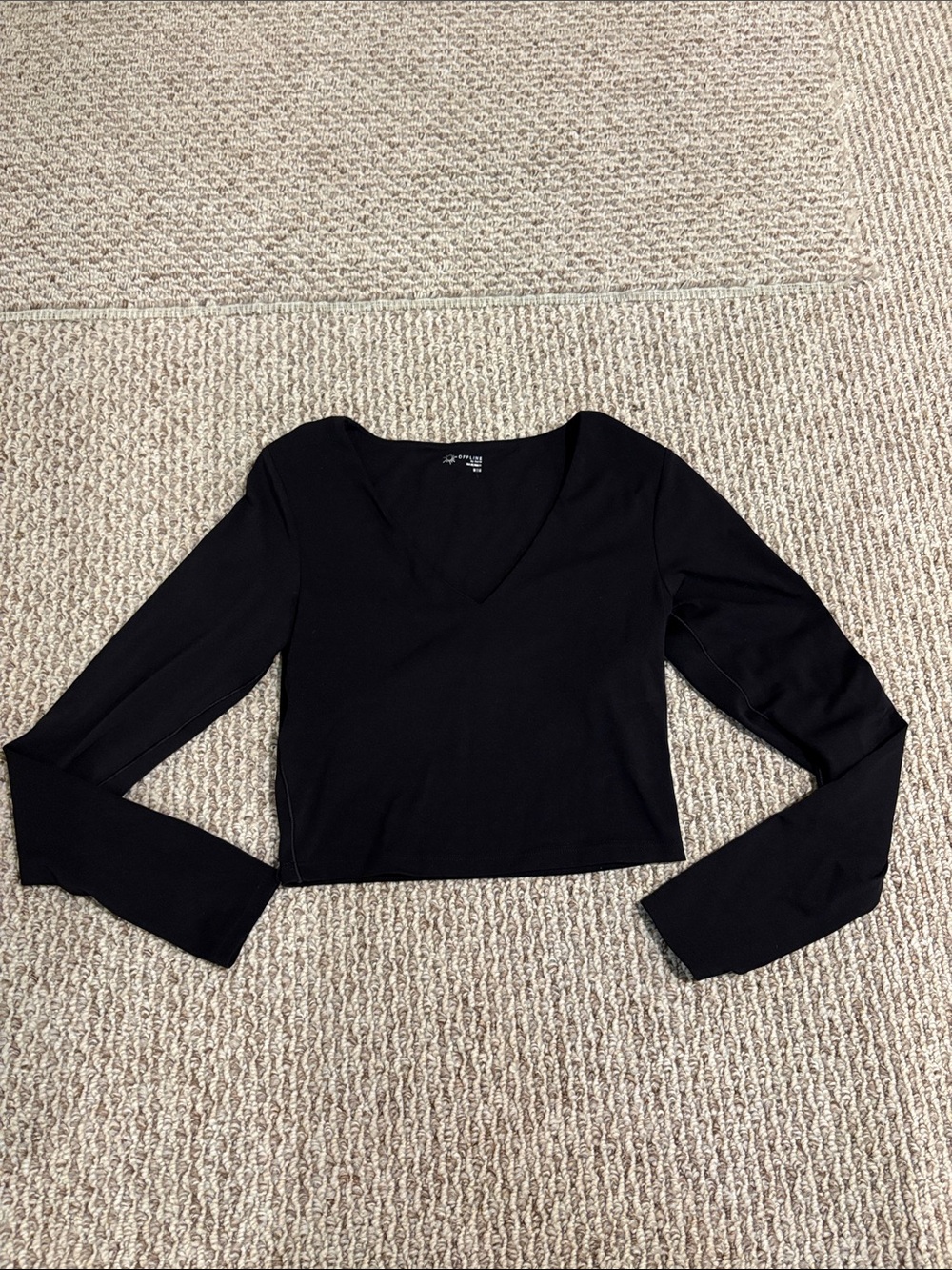 Offline by Aerie Black V-Neck Long Sleeve Cropped Top
